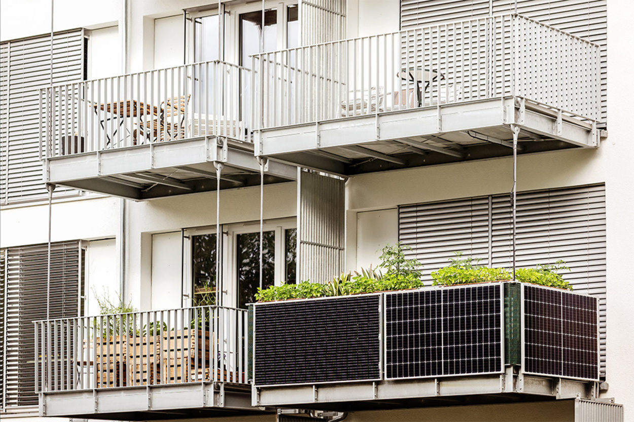 Balkon­kraftwerk bei Elektro Kühleis GmbH in Absberg